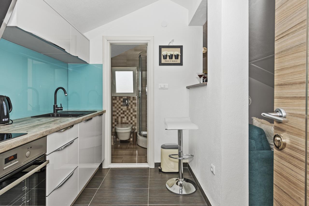 Apartment Nikola โตรกีร์ ภายนอก รูปภาพ