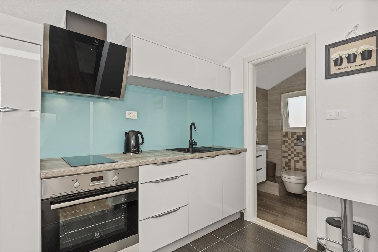Apartment Nikola โตรกีร์ ภายนอก รูปภาพ