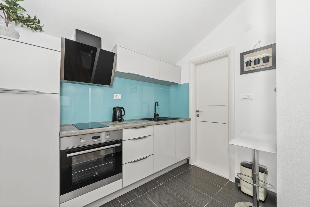 Apartment Nikola โตรกีร์ ภายนอก รูปภาพ
