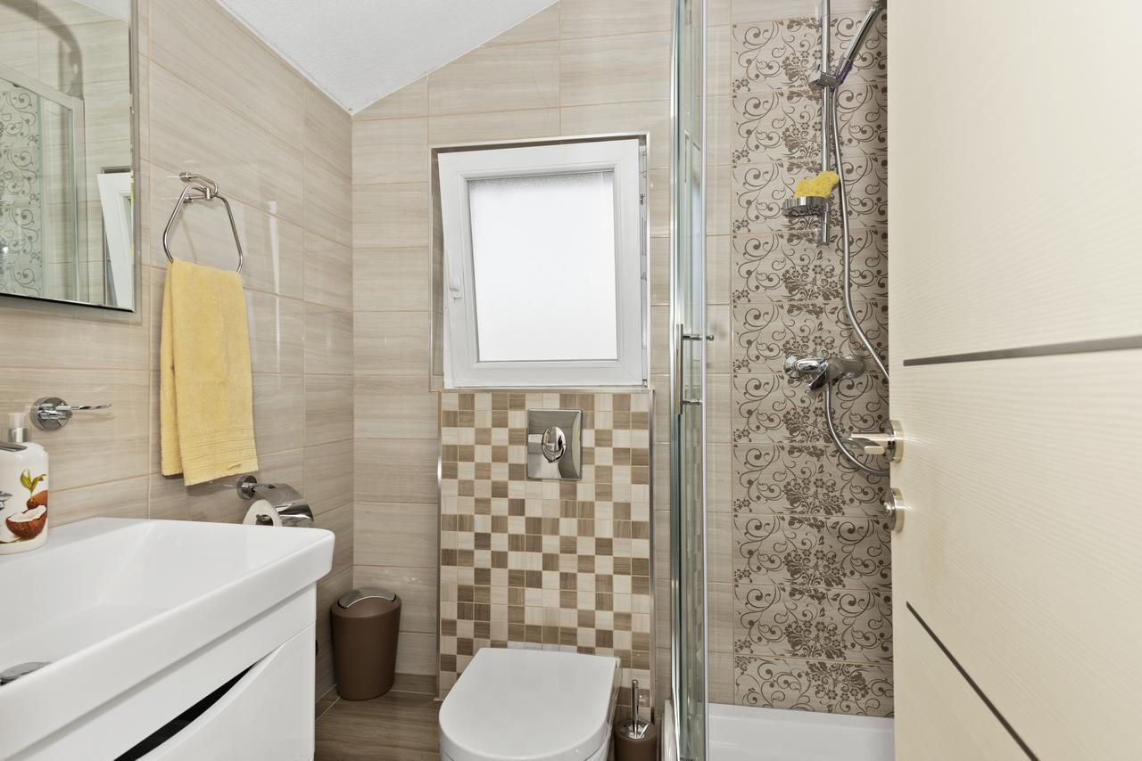 Apartment Nikola โตรกีร์ ภายนอก รูปภาพ