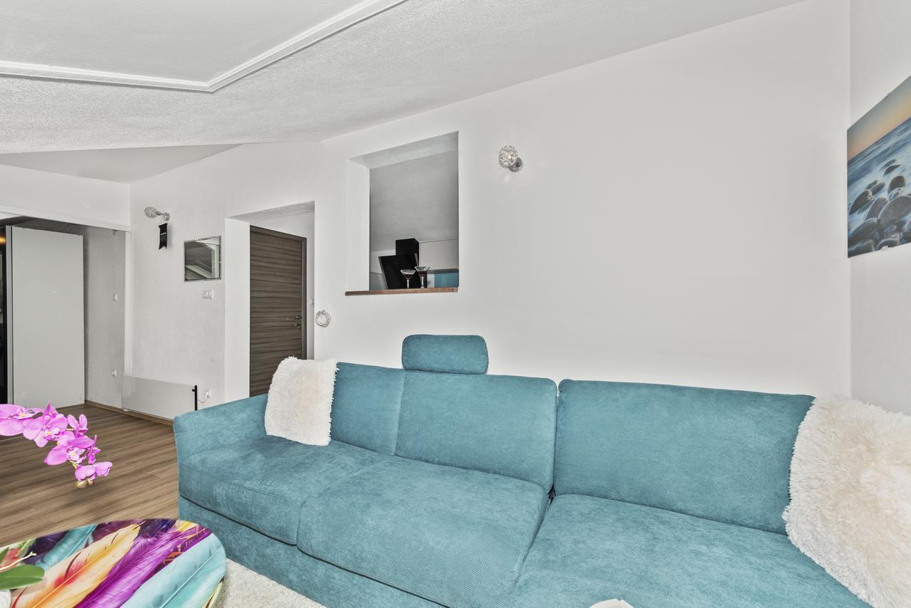 Apartment Nikola โตรกีร์ ภายนอก รูปภาพ