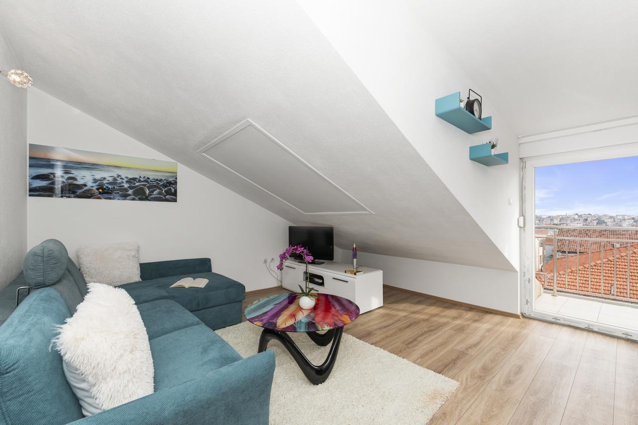 Apartment Nikola โตรกีร์ ภายนอก รูปภาพ